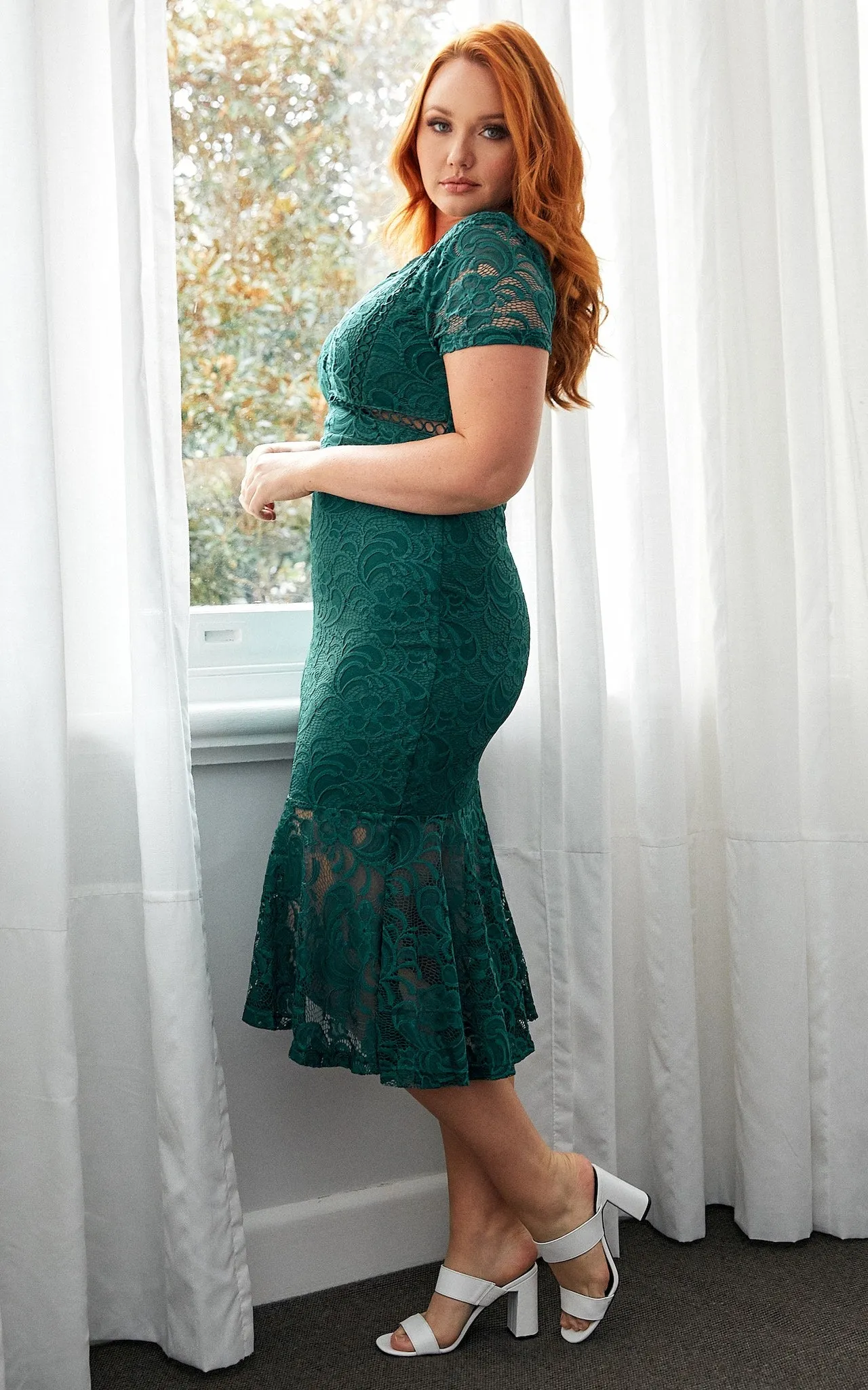 Invitation Lace Midi Dress - Emerald