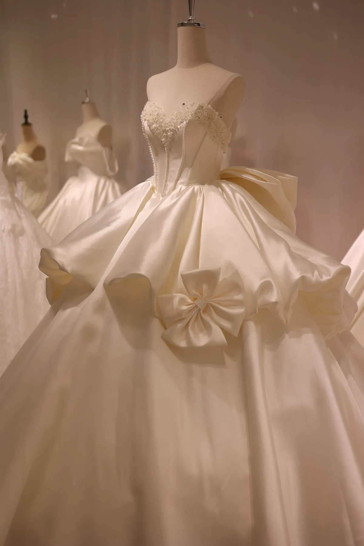 Luxury Off White Satin Pearls Ball Gown Wedding Dress RS016